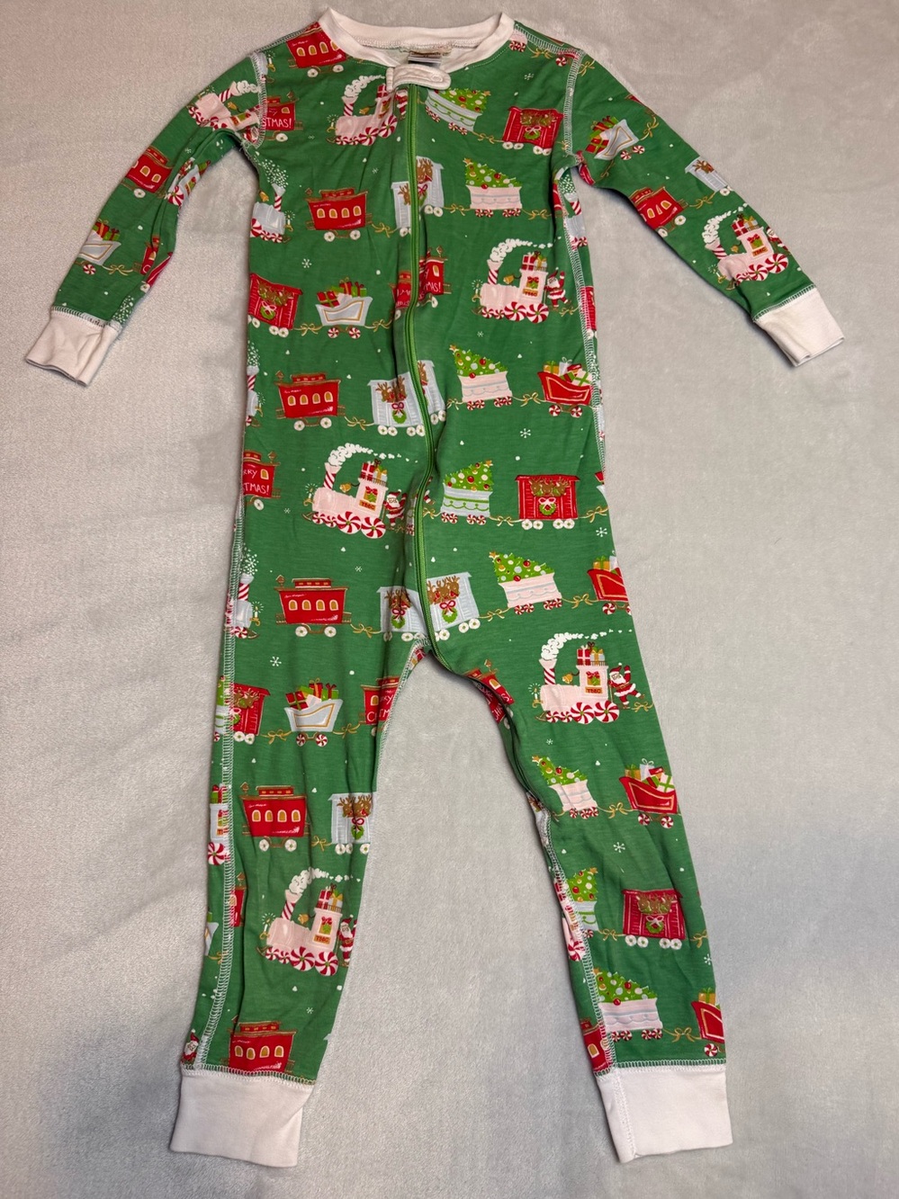 The Beaufort Bonnet Company Toddler Christmas Pajamas Sz 4 Santa Train